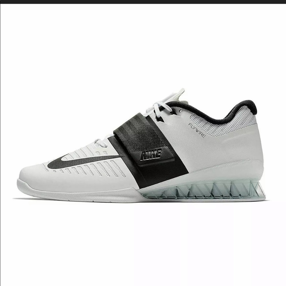Nike Romaleos 3 “White Black”.